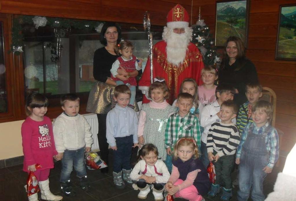OBECNÉ NOVINY č.2/2015 Červený Kláštor Vitaj, vitaj Mikuláš, čo v batohu pre nás máš? Cukríky i čokoládky a či dáky perník sladký? Celý rok sme poslúchali, aj uši si umývali.