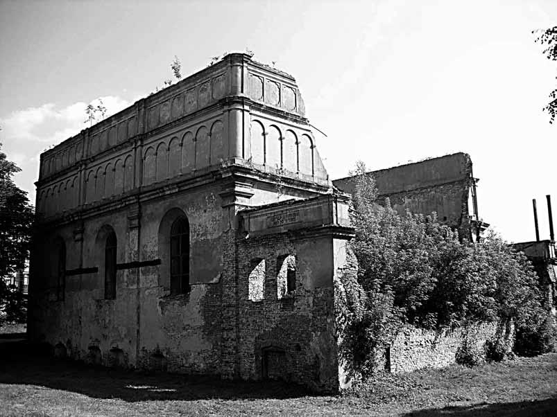 W mieście znajdowało się wiele żydowskich domów modlitwy i synagog.