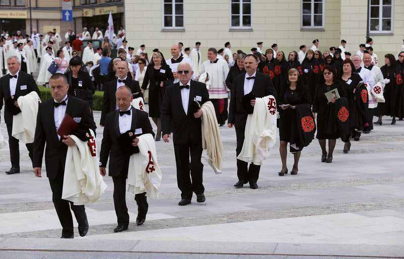 Tym samym priorat miechowski przeszedł pod bezpośrednią opiekę papiestwa, de facto reprezentowanego przez biskupa krakowskiego.