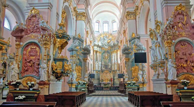 Nakazał im składać co kwartał egzamin z kazuistyki 10, Łubieński umieścił w Miechowie nowicjat zakonny, a wstępne studium dla nowicjuszy zorganizował przy kościele w Wągłczewie (w ziemi sieradzkiej).