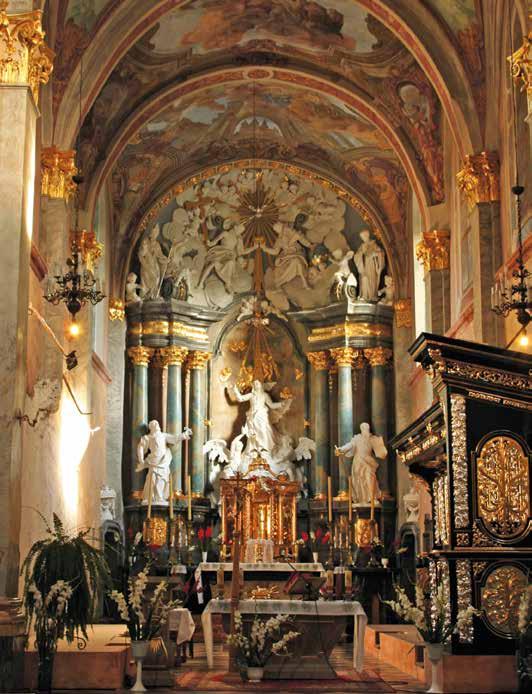 Ołtarz główny w kościele Cystersów