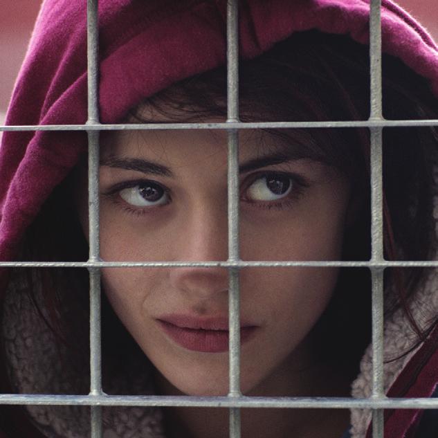 FIORE KWIAT Claudio Giovannesi Carcere minorile. Daphne, detenuta per rapina, si innamora di Josh, anche lui giovane rapinatore.