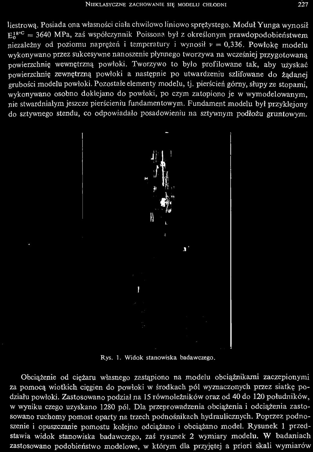pierś cień górny, sł upy ze stopami, wykonywano osobno doklejano do powł oki, po czym zatopiono je w wymodelowanym, nie stwardniał ym jeszcze pierś cieniu fundamentowym.
