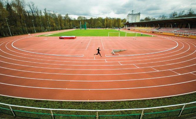 8 stadion fot. K. Karpiński Stadion Lekkoatletyczny Białostockiego Ośrodka Sportu i Rekreacji stanowi jeden z elementów Zespołu Obiektów Sportowych Zwierzyniec. Lokalizacja przy ul.