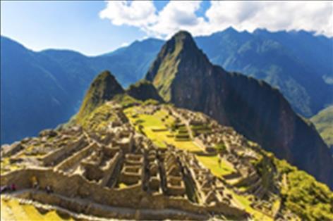 9 Dzień 12: Śniadanie, wykwaterowanie i przejazd do Świętej Doliny Inków położonej wzdłuż wijącej się wśród gór rzeki Urubamby. Przejazd do Chinchero.