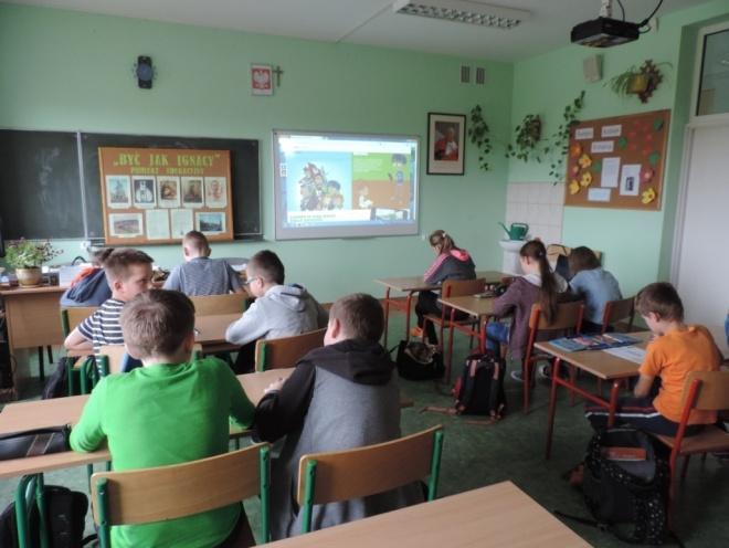 wykonanie albumu "Życie i działalność Ignacego Łukasiewicza" oraz konkurs na najlepszą prezentację multimedialną o