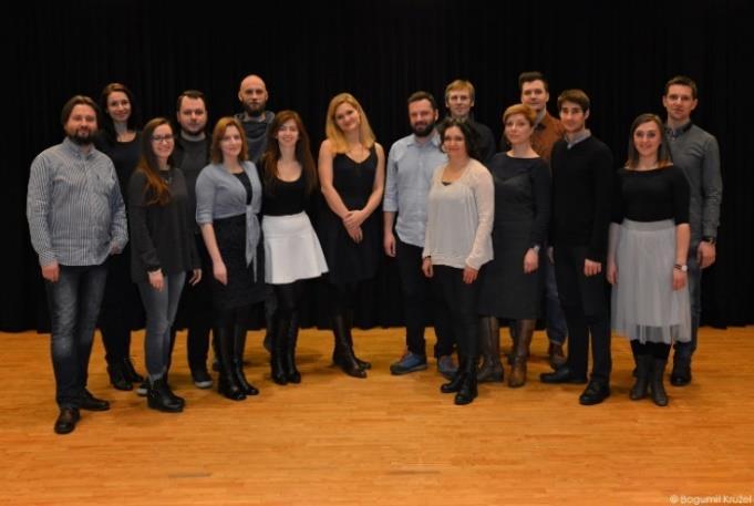 CRACOW SINGERS Zespół wokalny działający od 2013 roku, jest dynamicznie rozwijającym się zespołem wokalnym skupiającym doświadczonych śpiewaków, których wspólnym dążeniem jest realizacja projektów