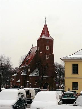 Kościół św. Marka Ewangelisty Ufundowany w poł. XIII w. przez Bolesława Wstydliwego (z pierwotnej budowli zachowało się prostokątne prezbiterium). Nawę i wieże dobudowano w XV w.