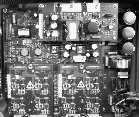 System sterowania LogiComm do weryfikacji produktów 25 Zasilacz Na karcie zasilacza znajduje się wiele niskonapięciowych punktów zasilania oraz obwód logiczny potrzebny do współpracy ze sterownikami