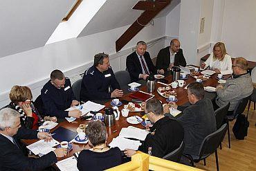 Posiedzenie Komisji Bezpieczeństwa i Porządku 9.12.2016 r. Podczas posiedzenia Komisji rozmawiano m. in.