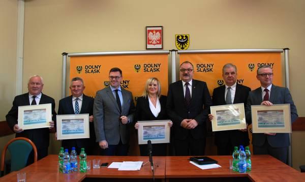 W dniu 30 listopada w trakcie posiedzenia zarządu województwa dolnośląskiego konkurs został rozstrzygnięty i Lwówek Śląski znalazł się w gronie pięciu beneficjentów, którzy otrzymali promesy.