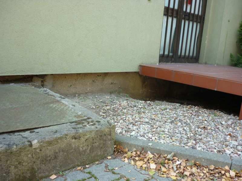 2. Wykonanie elewacji zewnętrznych ścian oporowych 2.4. Elewacja ścian oporowych budynku Str: 8 elewacja boczna I: 14.96 * 0.61 - (0.80 * 0.50) * 2 = 8,326 elewacja boczna II: 14.96 * 0.35 = 5,236 Razem = 13,562 m2 23 KNR 023-0932-02-00 IGM Warszawa 13,562 m2.