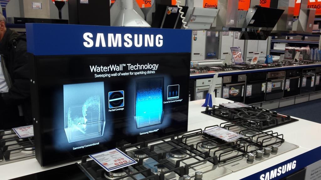 Smart signage - plakat elektroniczny Wyświetla obrazy oraz wideo