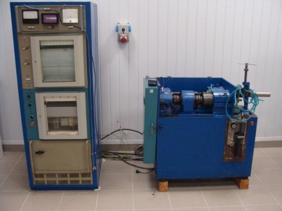 Tester T 20 maszyna do badań procesu tarcia i zużycia SMT-1; Maszyna do badań procesu tarcia i zużycia SMT-1 napęd - silnik elektryczny 4,5 kw z płynną regulacją prędkości obrotowej do 1500 obr/min,