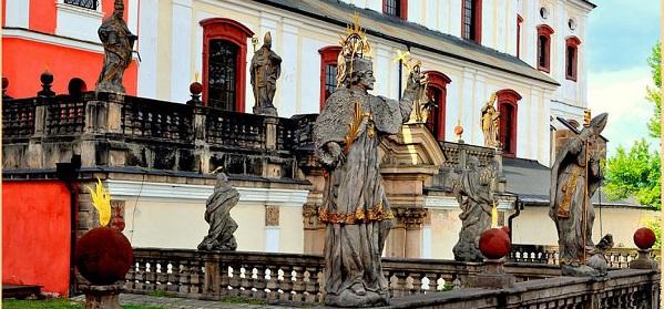 Do ceny należy doliczyć 23% podatku VAT Opis: (wtorek), od godziny 15.
