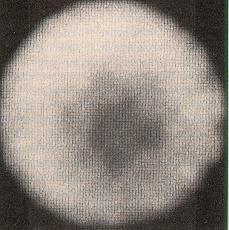 Detektor CCD Uran - pierwszy obiekt sfotografowany przy pomocy CCD w r. 1975. (61 calowy teleskop w górach Santa Catalina w pobliżu Tucson - Arizona). Zdjęcie zrobione zostało przy 0.89mm.
