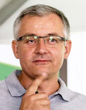 Panowie nie są nowymi twarzami w branży Radosław Suchorzewski: Z branżą ogrodniczą związany jestem nieustannie od 1988 r., tj. od rozpoczęcia nauki w Technikum Ogrodniczym w Opatówku.