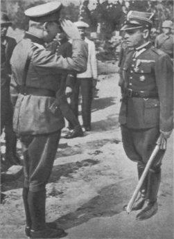 We wrześniu 1938 roku decyzją władz wojskowych został skierowany na Westerplatte jako komendant Wojskowej Składnicy Tranzytowej. Dowodził obroną tej placówki po ataku Niemiec 1 września 1939 roku.