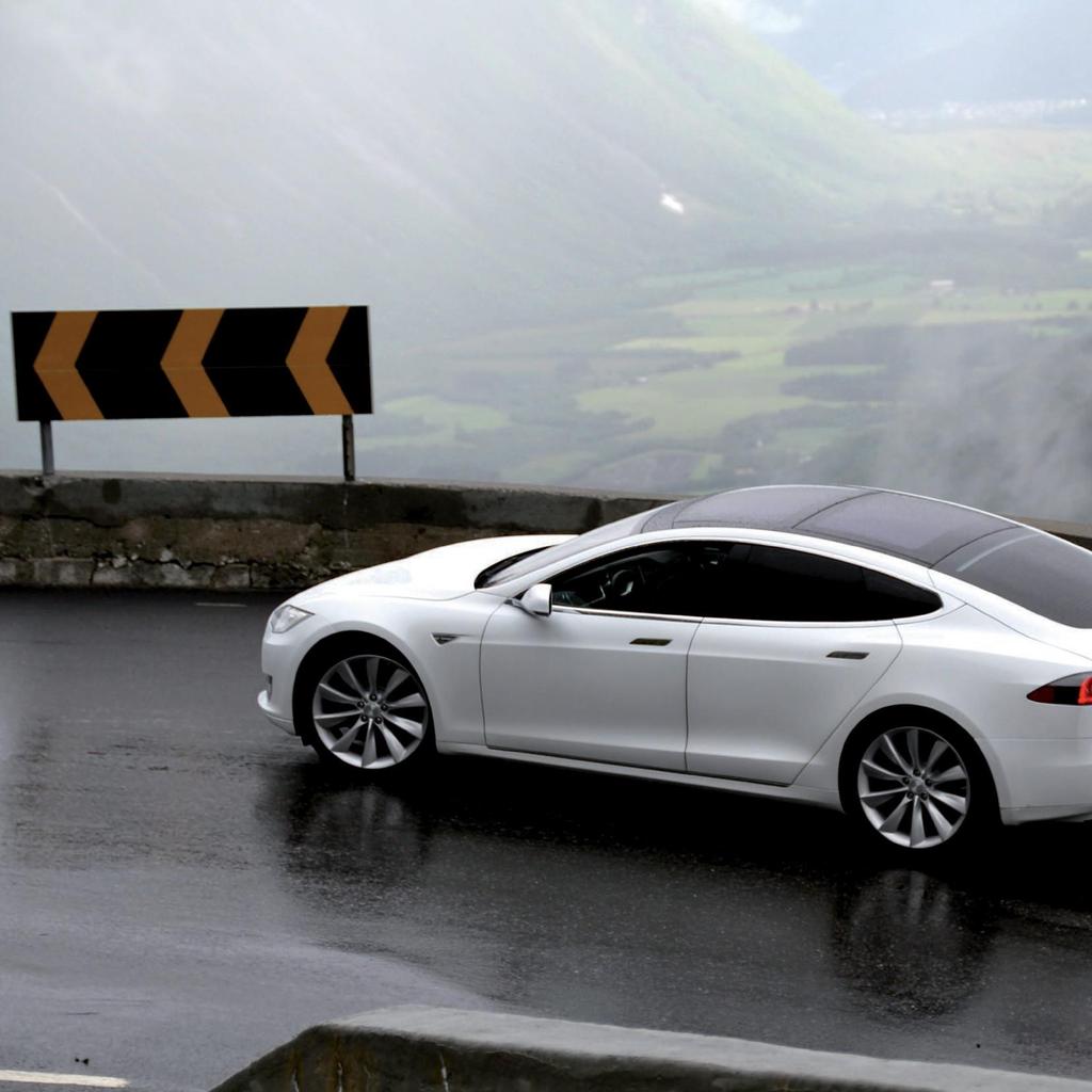 Tesla Model S podczas rajdu EV Rally na