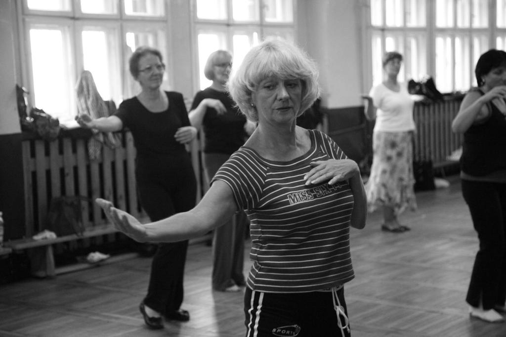 Aktywizacja społeczna i kulturalna kobiet oraz mężczyzn w wieku 60 i 65+ - aktywnośd przez ruch, taniec oraz