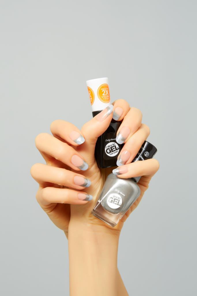 L O O K 2 N A I L R E H A B & N A I L & C U T I C L E O I L Piękny manicure zaczyna się od pielęgnacji płytki.