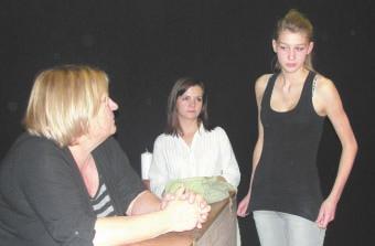 LISTOPAD NR 12 W dniach 22-23 paÿdziernika 2011 w Czaplinku odby³ siê XXVIII Turniej Recytatorski i Poezji Œpiewanej im. Jana Chryzostoma Paska XIII edycja ogólnopolska.