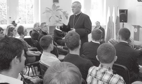 LISTOPAD NR 12 Kartofel Festiwal Po raz kolejny w gminie Z³ocieniec odby³o siê Œwiêto ziemniaka.
