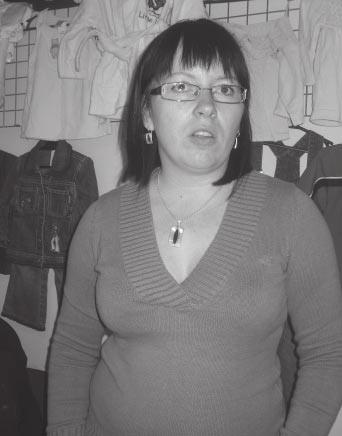 LISTOPAD NR 12 MARTWY SEZON W OGRODNICTWIE Pani Anna Olejarz prowadzi swoje gospodarstwo ogrodnicze w Szczecinku od trzydziestu z gór¹ lat.