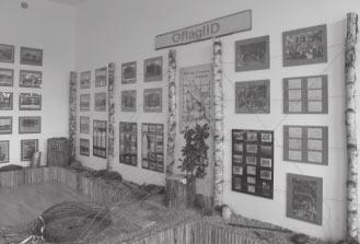 Str.8 Przy szosie z Nadarzyc do Sypniewa, w pobli u niezamieszka³ego miasteczka K³omino, na rampie nieistniej¹cej linii kolejowej, skromne pomniki g³osz¹, e w tym miejscu znajdowa³ siê obóz jeniecki