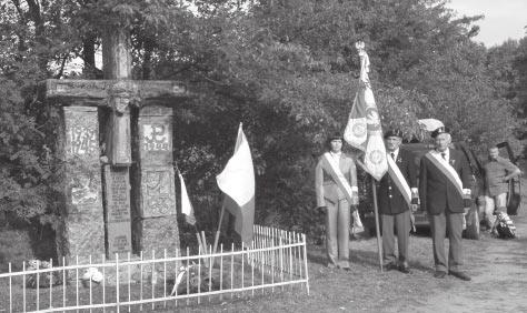 Jeden z takich obozów utworzono na skraju poligonu Gross Born w pobli u wojskowego miasteczka Westfalenhof dzisiejszego K³omina.