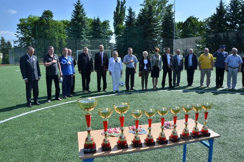 Turniej piłki nożnej - relacja IV Międzynarodowy Turniej Piłki Nożnej o Puchar Starosty Lwóweckiego W Turnieju, który odbył się w dniach 31 maja 1 czerwca 2014 na orlikach w Rakowicach Wielkich oraz