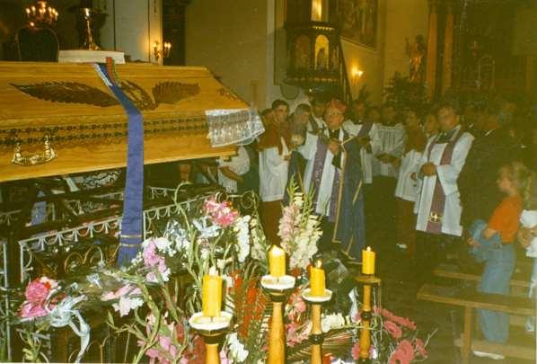 290 Monografia rzymskokatolickiej parafii św. Trójcy w Komarowie 19 czerwca 1997 roku obchodził 60-lecie święceń kapłańskich. Uroczysta msza św. została odprawiona w mieszkaniu jubilata 1402.