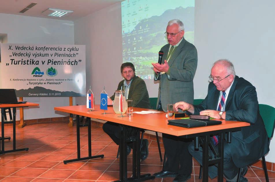 K. Karwowski & M. Malatinová: Konferencja naukowa Turystyka w Pieninach 269 Fot. 2. Prowadzący konferencję prof. dr hab. Z.