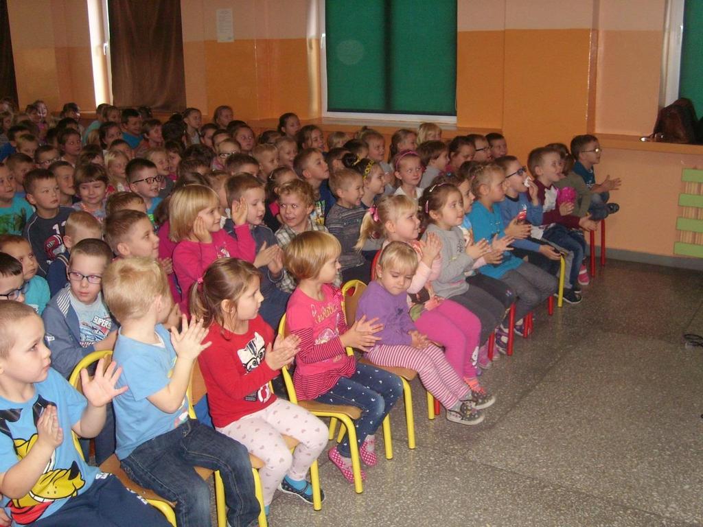 SPOTKANIE SMERFÓW Z PANIĄ PEDAGOG 5 listopada do przedszkolaków, z grupy