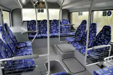 W odróżnieniu od autobusów miejskich, w Setrze S 415 NF zastosowano lusterka zewnętrzne, takie jak w autobusach klasy kombi, z lakierowanymi elementami w kolorze nadwozia.