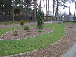 ciągów pieszych 39 823,00 zł, zakup mebli, wyposażenia, sprzętu AGD 20 942,75 zł.