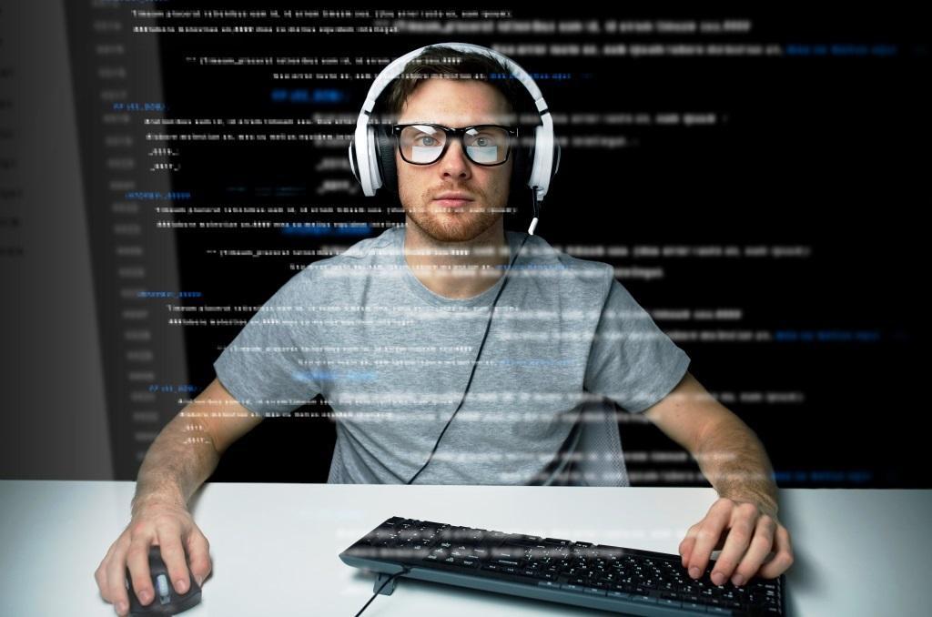KIM JEST INFORMATYK I PROGRAMISTA?