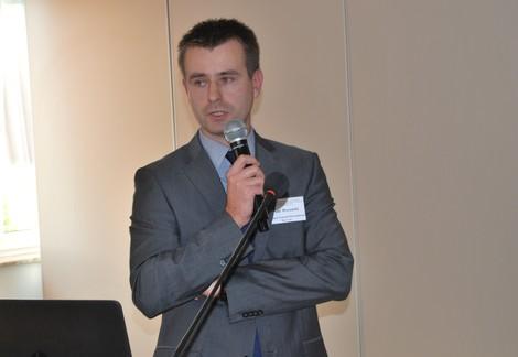 Piotrażny Weroński Działu Chłodnicta Przemysłoego inżynier firmie Johnson Controls Intertiol energii Jak fakt, klimatyzacja. Pan studium zastosoaniem agregató eksploatacyjnym.