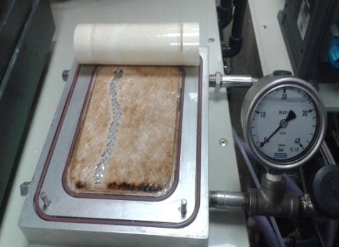 Powstawanie struwitu podczas nanofiltracji odcieków 83 Badania składu chemicznego kryształów wykazały, że stosunek molowy magnezu, jonu amonowego i ortofosforanów był bliski stosunkowi
