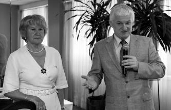 Zebranym z tej okazji seniorkom serdeczne życzenia świąteczne złożyła przewodnicząca Klubu Seniora mgr Stanisława Makuchowska.