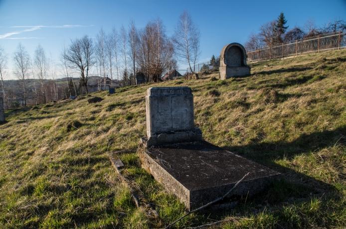 Cmentarz ten znajduje się przy ulicy Stróżowskiej, stanowi wydzieloną kwaterę cmentarza żydowskiego, założonego na stromym zachodnim zboczu Góry Cmentarnej.