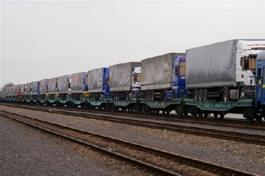 Główni uczestnicy rynku transportu kombinowanego/intermodalnego w Polsce: SPEDCONT Spedycja Polska POLZUG Intermodal Polska POLCONT TRADE TRANS CARGOSPED PROKONT oraz porty morskie: Bałtycki Terminal