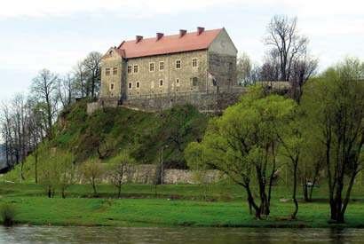 Sanok, zamek królewski RZEPEDŹ, POWIAT SANOCKI Cerkiew gr.-kat. pw. św. Mikołaja, drewniana z 1824. RZESZÓW Układ urbanistyczny miasta (XIV XX w.).