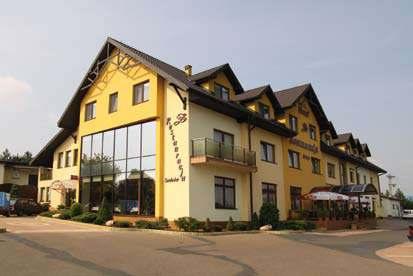 Zajazd U Rafała 37-500 Jarosław, Koniaczów 33a tel. +4816 621 49 45 KORCZYNA, POWIAT KROŚNIEŃSKI Zajazd U Cześnika 38-420 Korczyna, ul. Pelczara 156 tel.