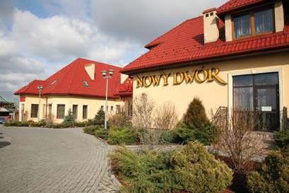 tel. +4815 822 43 18 fax +4815 822 43 13 Szkolne Schronisko MłodzieŜowe (sezonowe) 39-400 Tarnobrzeg, ul. Św. Barbary 1b tel. +4815 822 49 41 Zajazd Galicja 39-400 Tarnobrzeg, ul. Warszawska 59 tel.