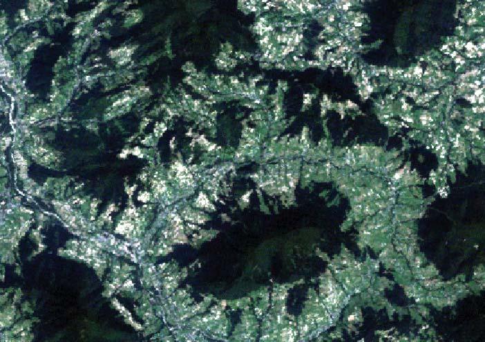 72,.. 71. 2009 trzech wyci gów spektralnych, satelity Landsat7 z maja 2000 roku, obejmuj cych promieniowanie widzialne i blisk podczerwie.