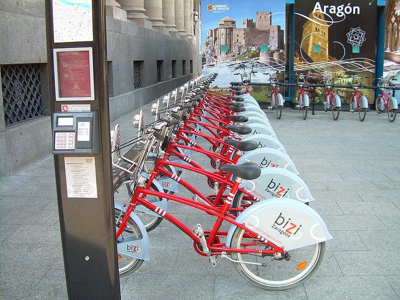 Saragossa będzie liderem jeśli chodzi o liczbę podróży rowerem w miastach Hiszpanii.. 7.2 Bizi BiZi jest systemem rowerów publicznych w Saragossa, który został prowadzony 28 maja 2008.