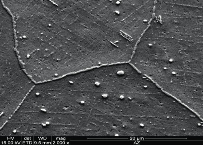 czasu 1000 gdzin, 950 nm dla czasu 5000 gdzin i 1110 nm dla czasu 10 000 gdzin.