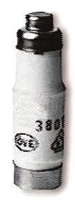 zacisk, śruba M5 - przekrój przewodów 1,5-10 mm² Cu DIII - wejście i wyjście: zacisk, śruba 2 M5 (odpowiednik podwójnego zacisku śrubowego) - przekrój przewodów: 2,5-25 mm² Cu Do montażu na