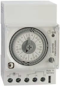 pracy: 50/60 Hz Obsługa ręczna Stopień ochrony: IP30 Montaż: szyna DIN Rezystancyjny cos fi = 1 przy 3600 W, indukcyjny cos fi = 0,6 przy 2760 VA 05104706 055160 PDSU111N 1 Rodzaj programatora: